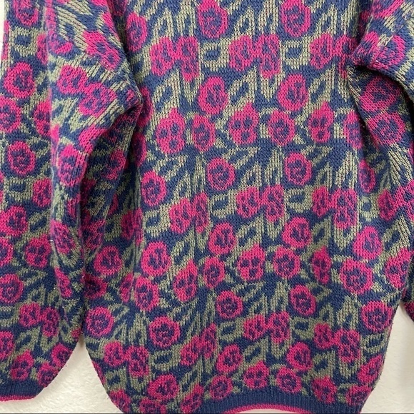 ♥️ Vintage Sweaters Blue Floral Print Long Sleeve Sweater - Picture 5 of 6
